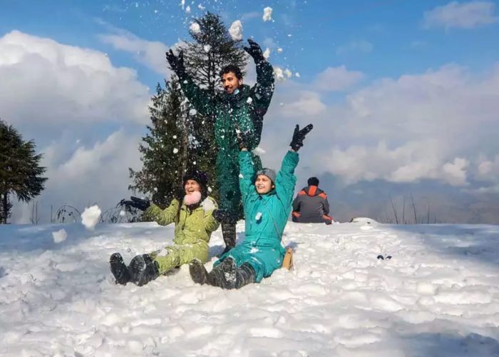 Kashmir Winter Backpacking photoshoot